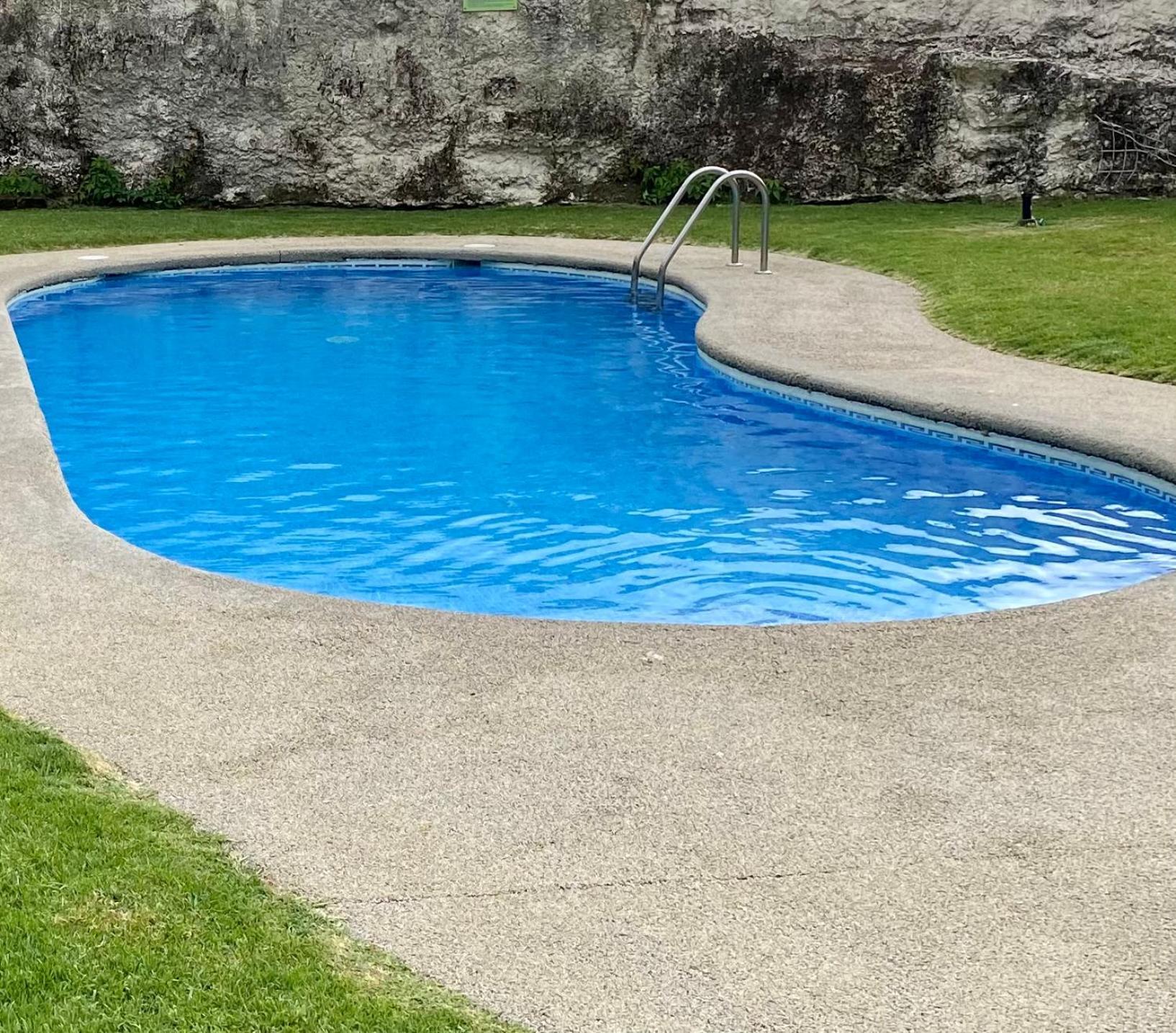 Portosin Con Piscina Al Lado De La Playa